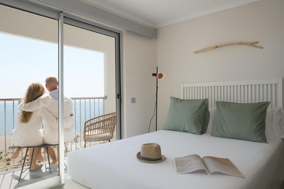 Bed, Sea view
