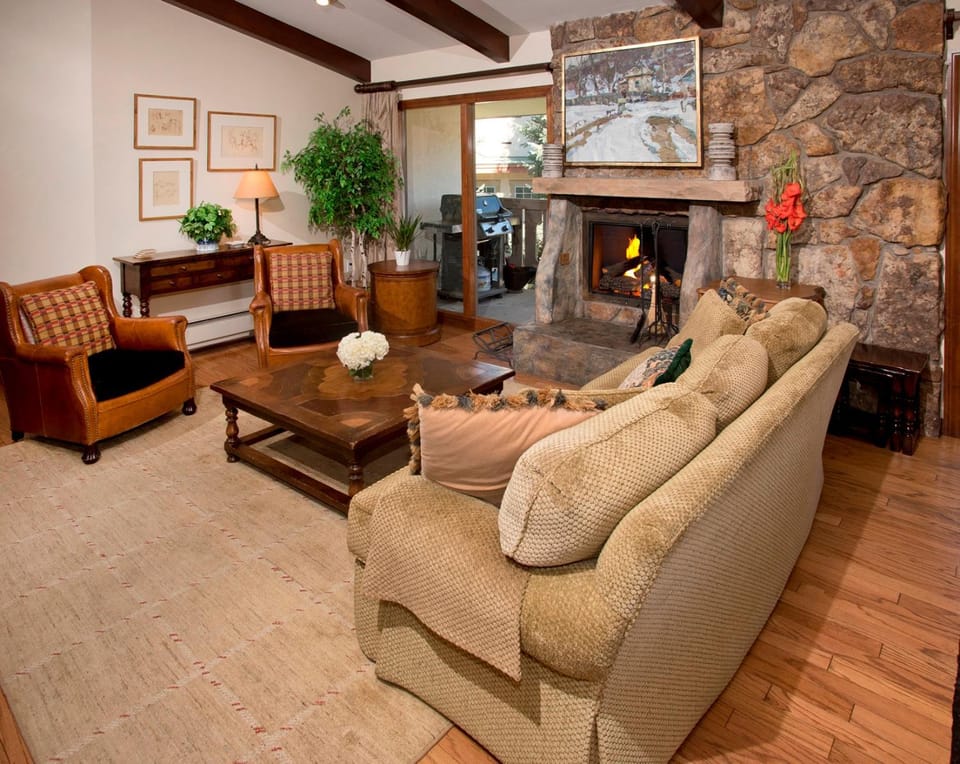 3BR Residence with Cozy Fire Place - Lodge at Vail Apartment in Vail