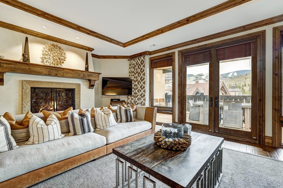 Arrabelle Luxury 4 BR Condo- Close To The Mountain Apartment in Lionshead Village Vail