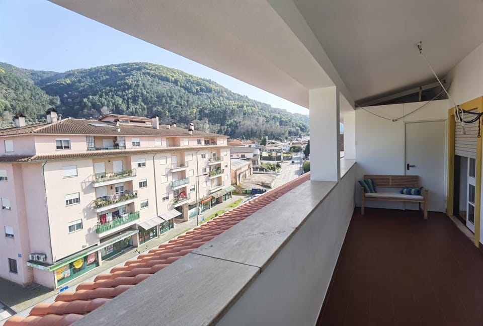 Balcony/Terrace, City view, Mountain view, Street view