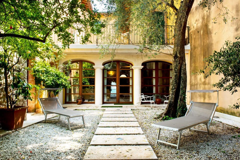 Patio, Facade/entrance, Garden, Lake view