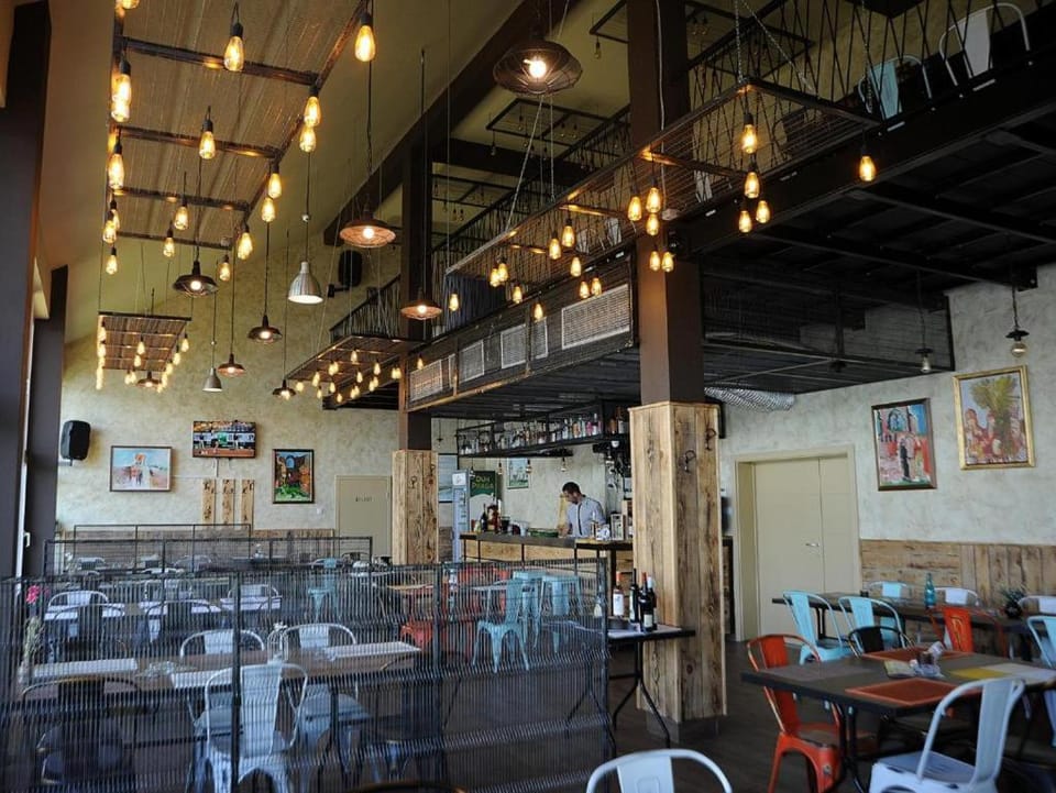 Restaurant/places to eat, Restaurant/places to eat