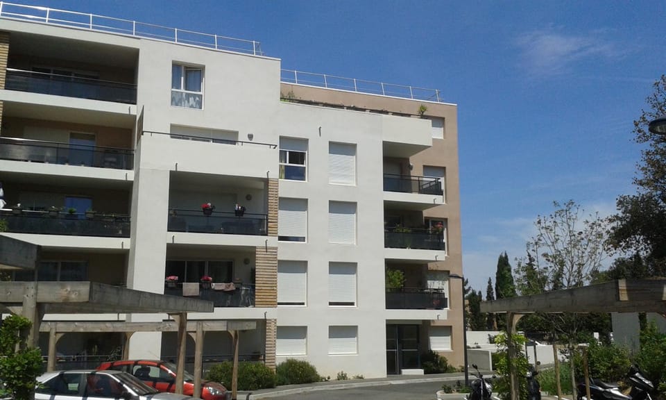Facade/entrance, Balcony/Terrace
