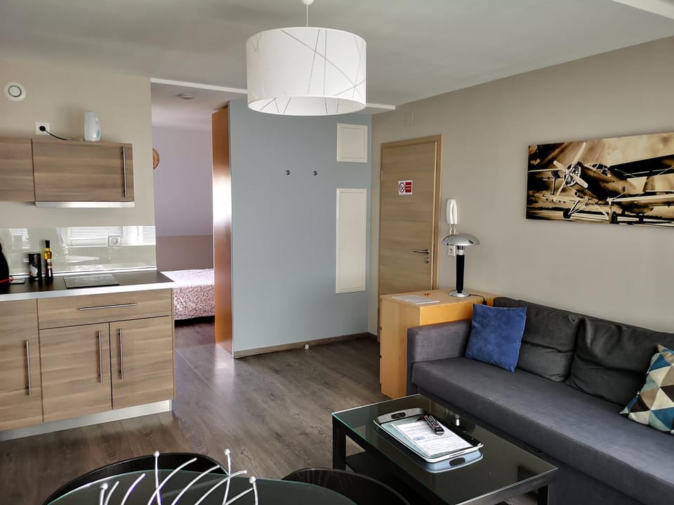 Photo of the whole room, Dining area, Bedroom
