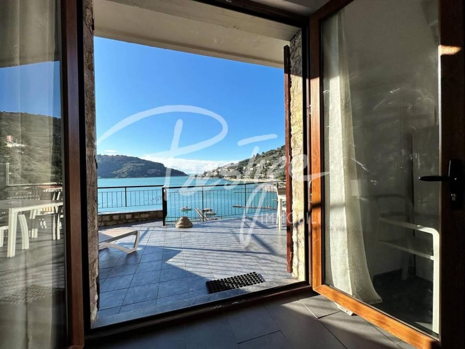 Living room, Sea view