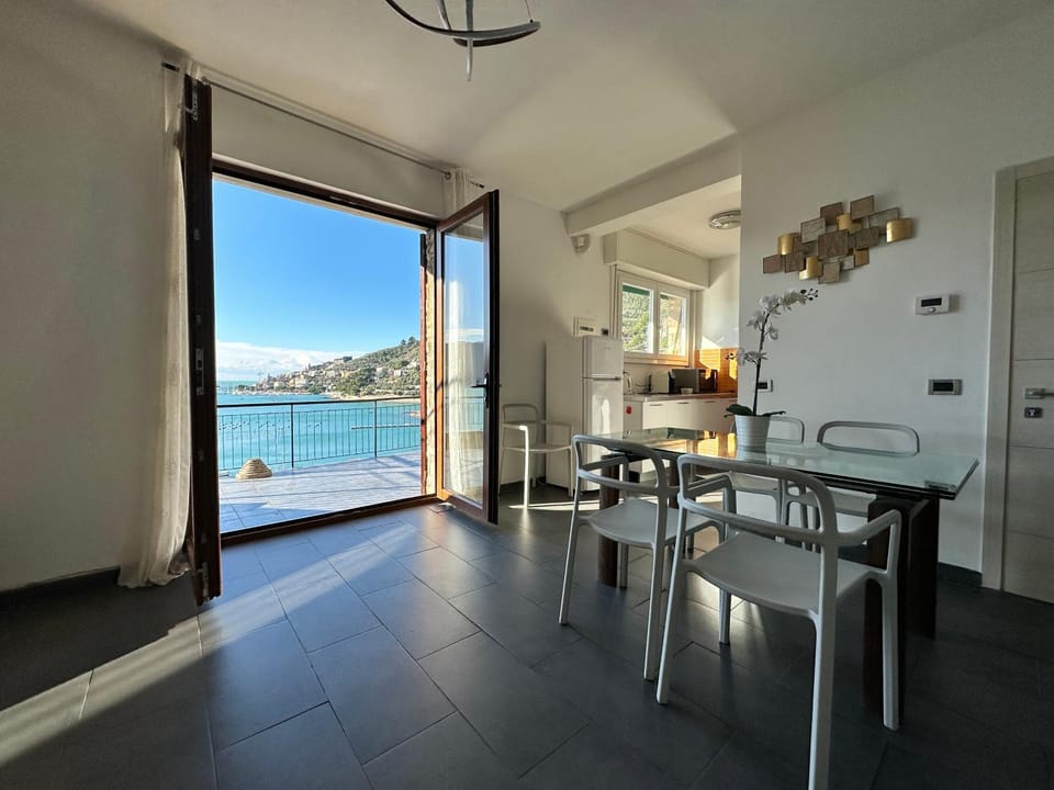 Living room, Sea view