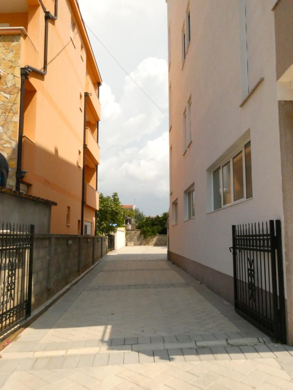 Facade/entrance, Parking