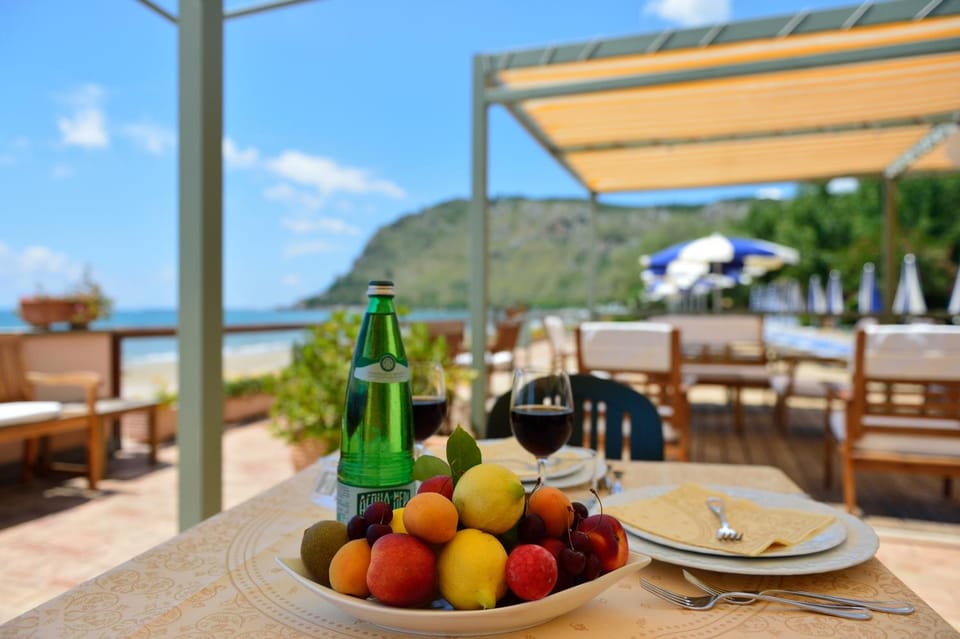 Balcony/Terrace, Lounge or bar