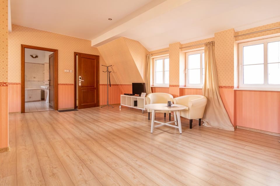 Living room, Seating area, Dining area