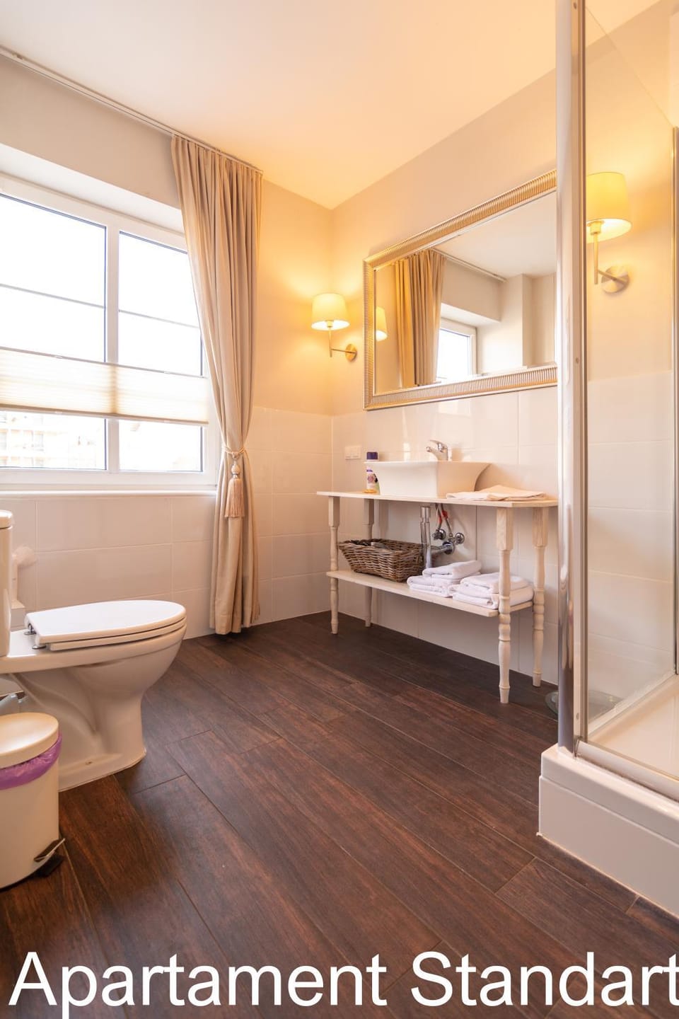 Toilet, Bathroom, towels