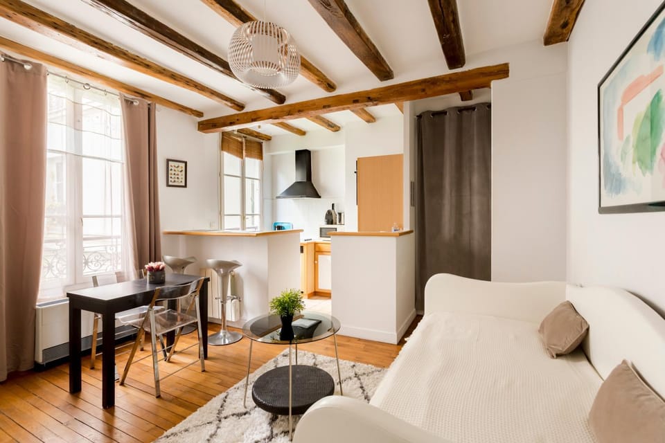 Bed, Living room, Photo of the whole room, Seating area, Dining area, Bedroom