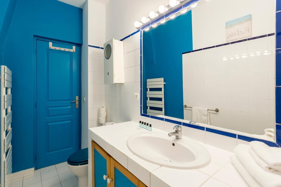 Shower, Bathroom, towels