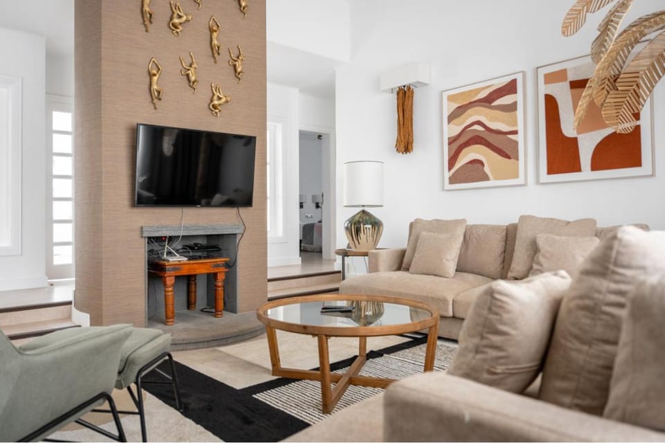 Living room, Seating area