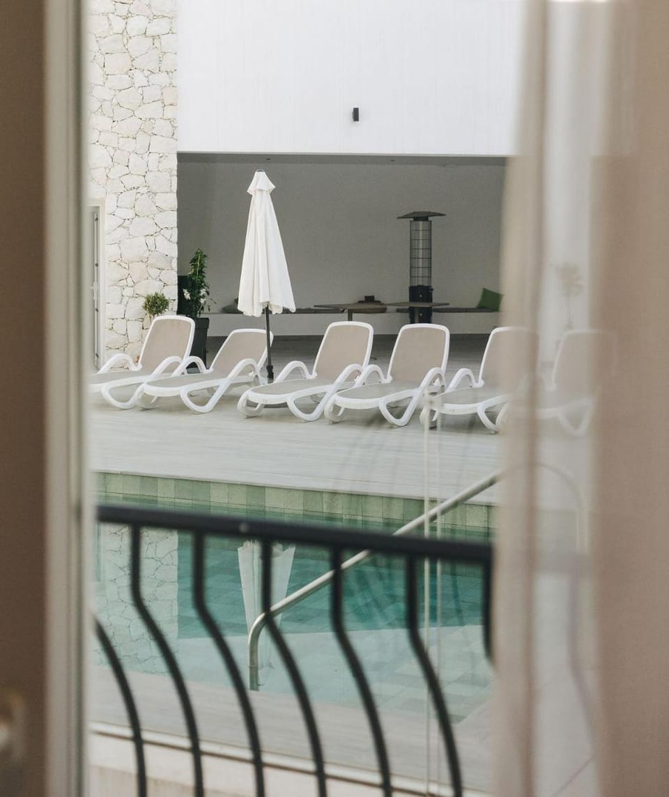Balcony/Terrace, Pool view, Swimming pool