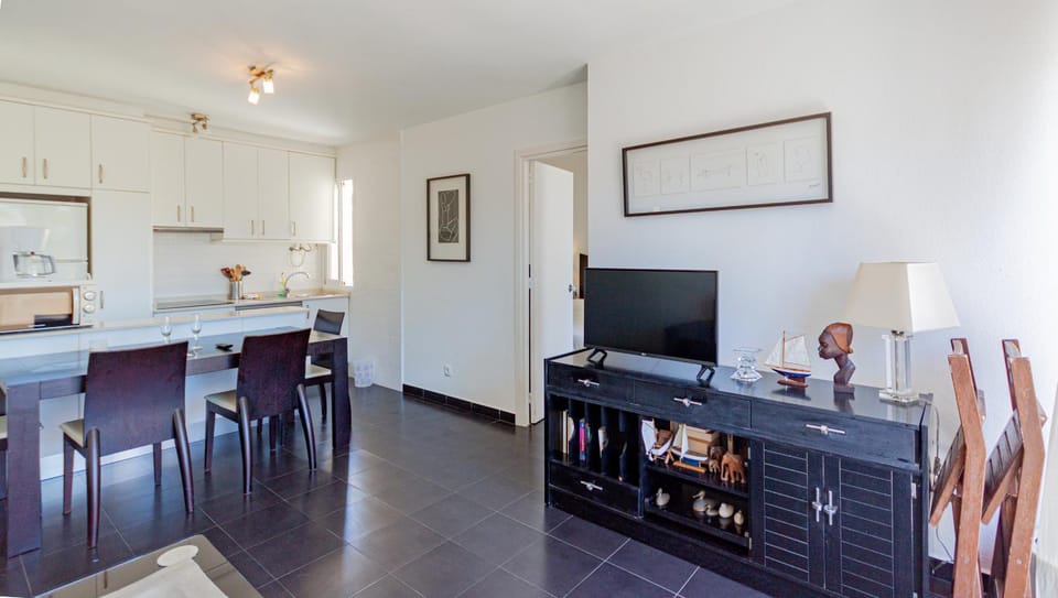 Communal lounge/ TV room, TV and multimedia, Kitchen or kitchenette, Dining area, Communal kitchen