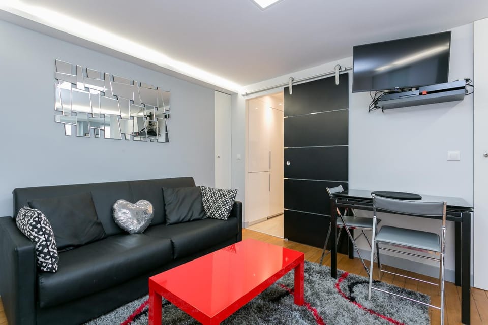 Communal lounge/ TV room, TV and multimedia, Living room, Seating area