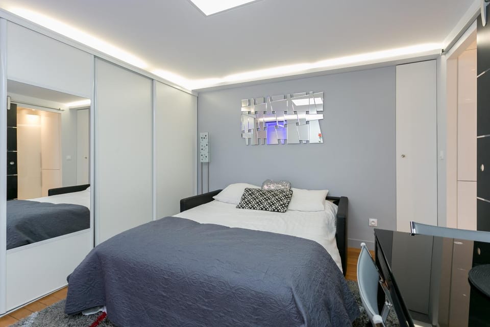Bed, wardrobe