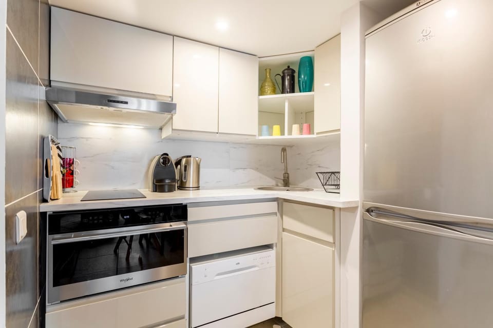 dishwasher, oven, stove