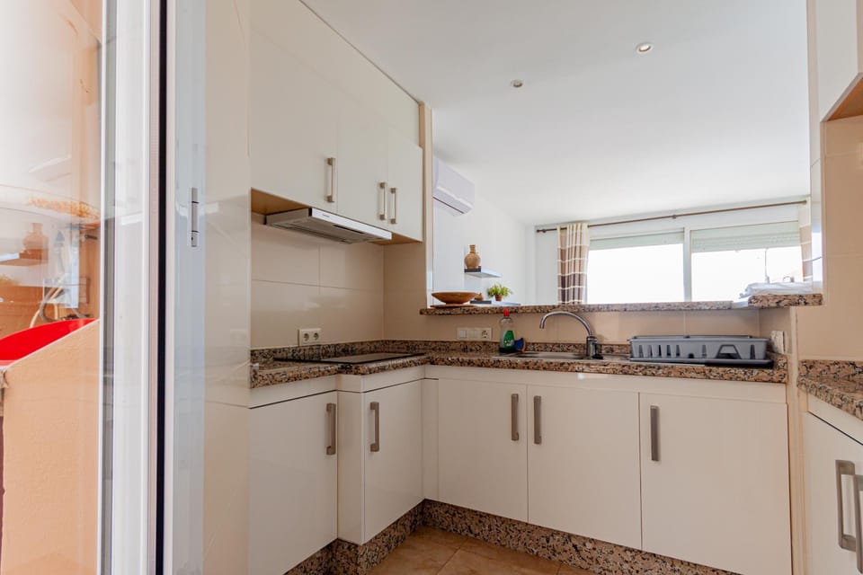 Kitchen or kitchenette, Communal kitchen
