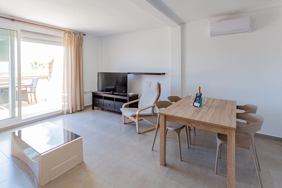 Communal lounge/ TV room, Lounge or bar