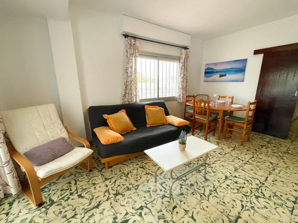 Spring, Bed, Activities, Winter, Summer, Balcony/Terrace, Dining area, Beach, Hiking, Animals, Animals, Animals, Autumn, Pets, Pets, Pets, Sports, Entertainment, children, children, children, young children, young children, young children, older children, older children, older children, group of guests, group of guests, group of guests, Family, Family, Family, microwave, pet friendly, pet friendly, washing machine