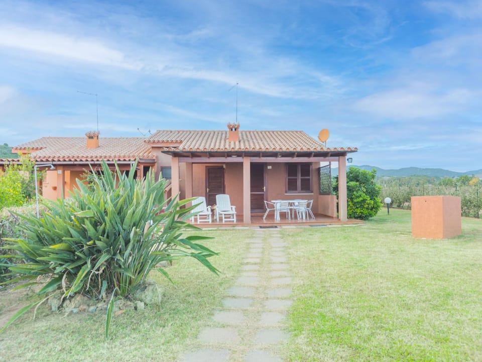 Holiday Home Rei Mare Fronte Marina - REI205 by Interhome House in Costa Rei