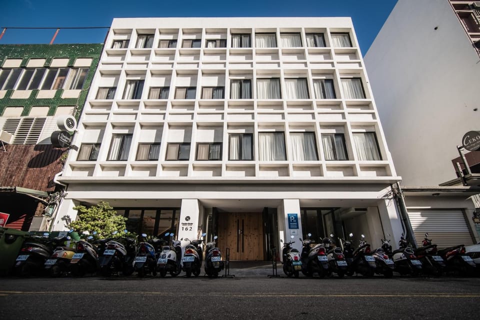 Facade/entrance