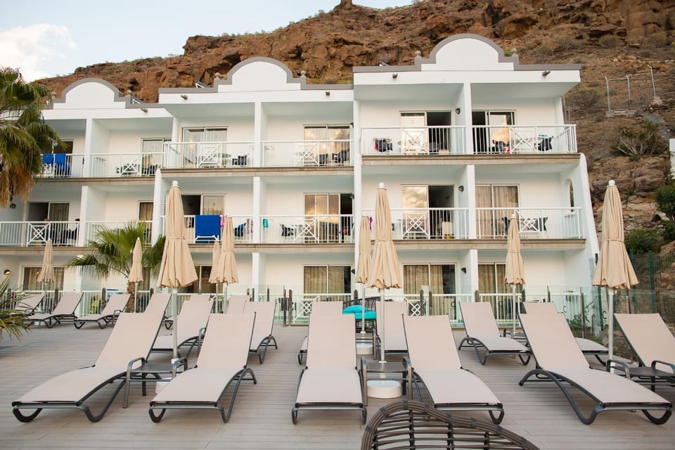 Property building, Balcony/Terrace, Area and facilities, Swimming pool