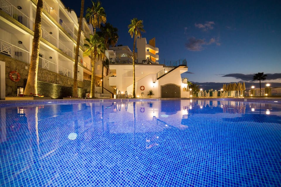 Night, Swimming pool, Swimming pool