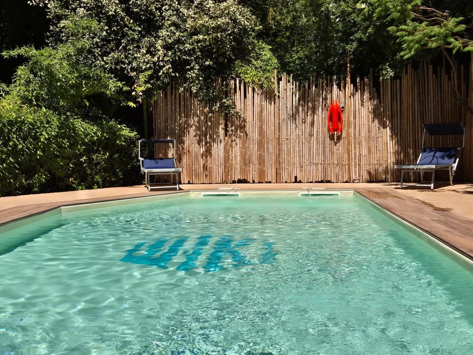 Swimming pool, Swimming pool