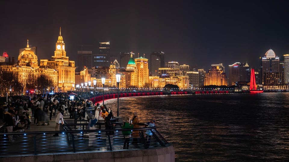 Nearby landmark, Night