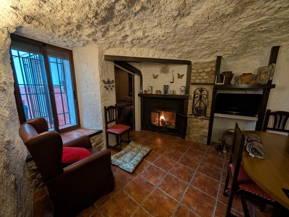 Casa Rural Cueva El Sauce Country House in Andalusia