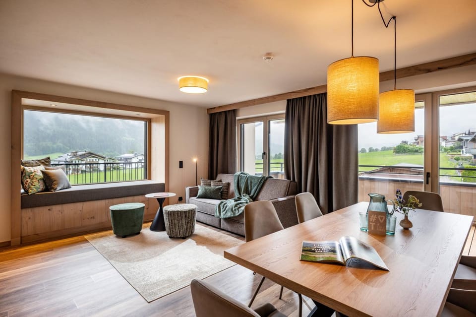 Living room, Seating area, Dining area