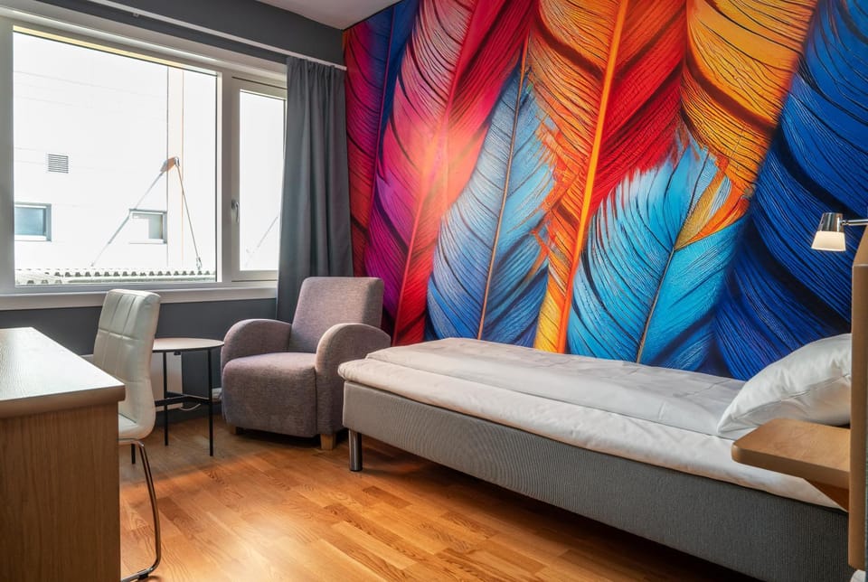 Bed, Living room, Photo of the whole room, Seating area, Bedroom
