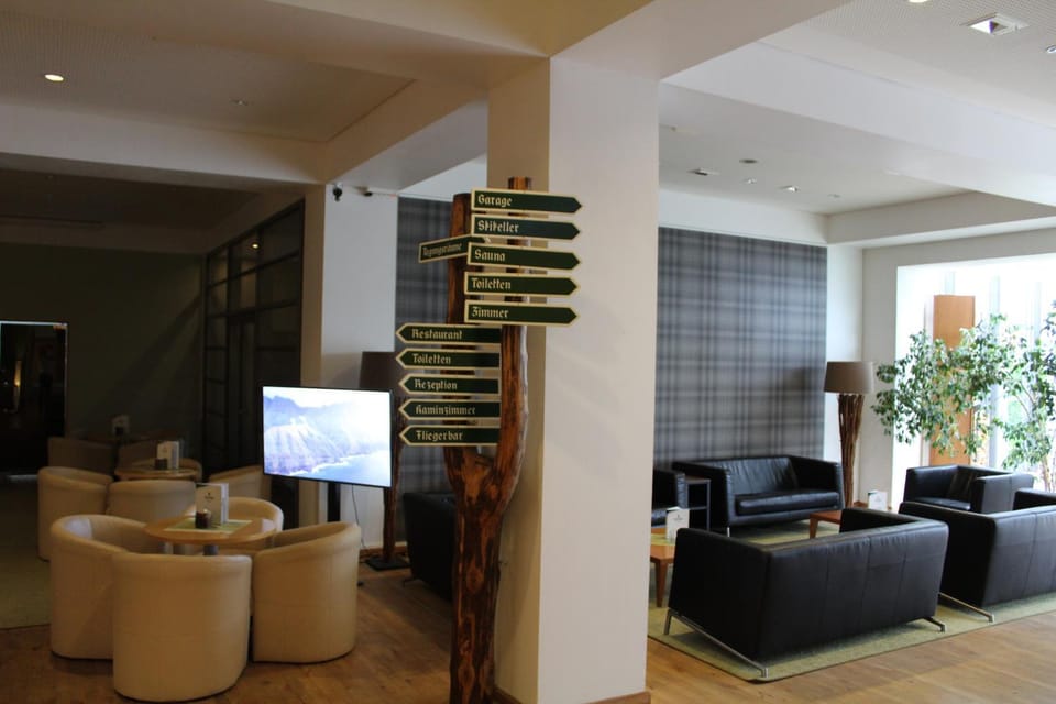 Lobby or reception, Decorative detail, Seating area