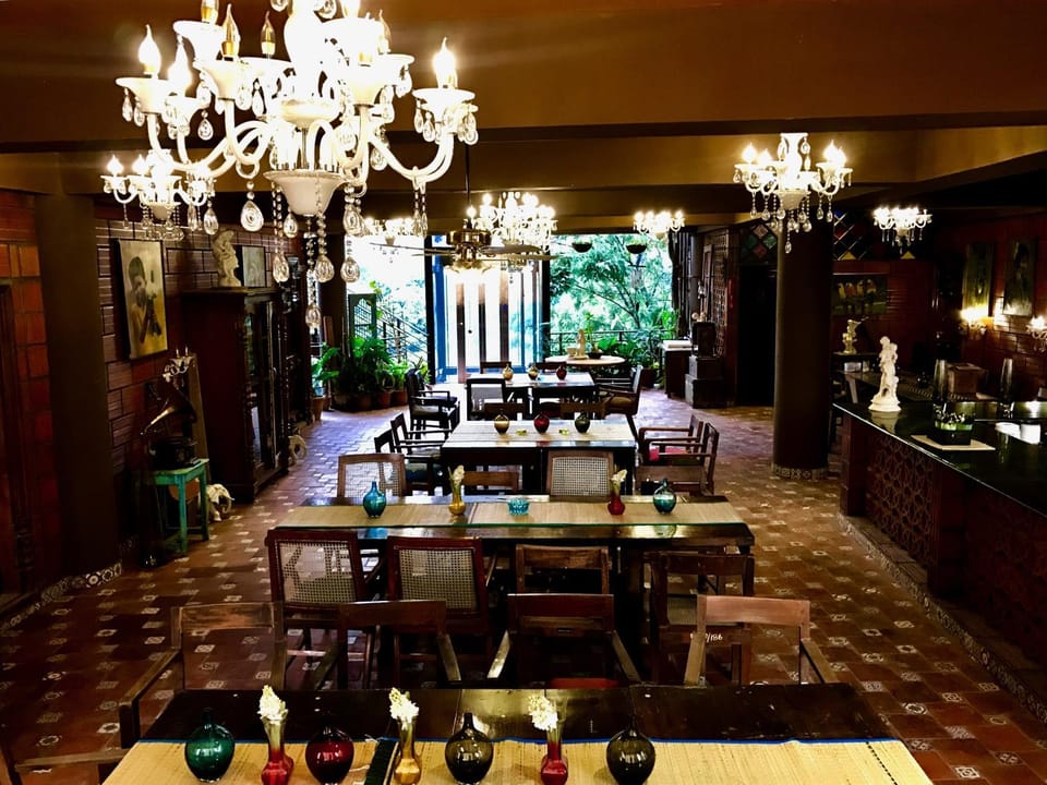 Restaurant/places to eat, Dining area