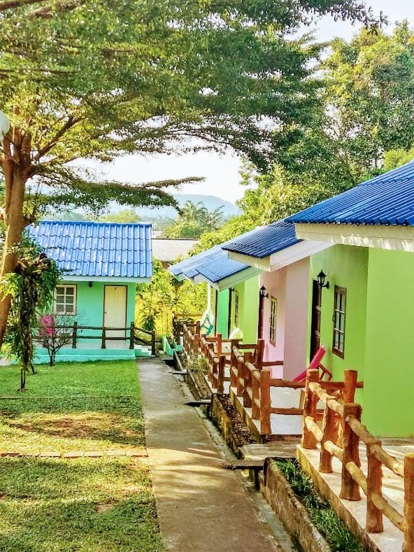 Dahla House Ranong Bed and Breakfast in Ranong, Khao Niwet, Mueang Ranong District, Ranong 85000, Thailand