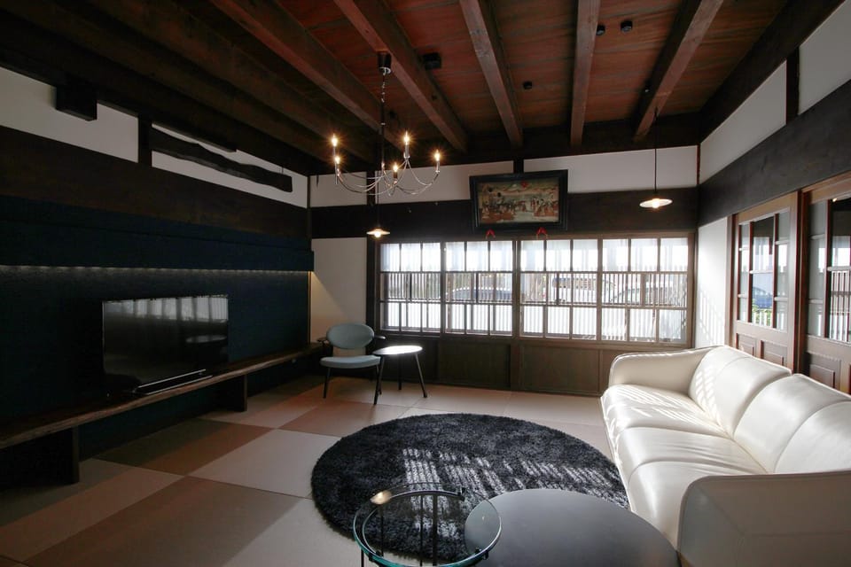 Communal lounge/ TV room