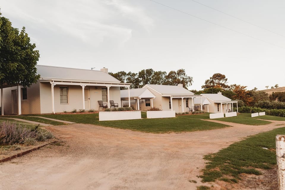 Wagga Wagga Country Cottages House in North Wagga Wagga