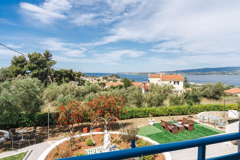 Fiore Di Mare Studios Apartment in Argostolion