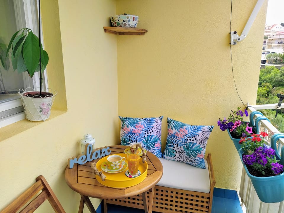 Balcony/Terrace, Food and drinks, Food, Breakfast