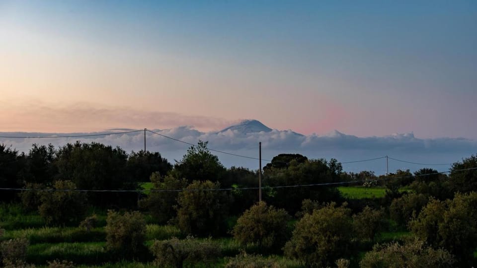 Nearby landmark, Mountain view