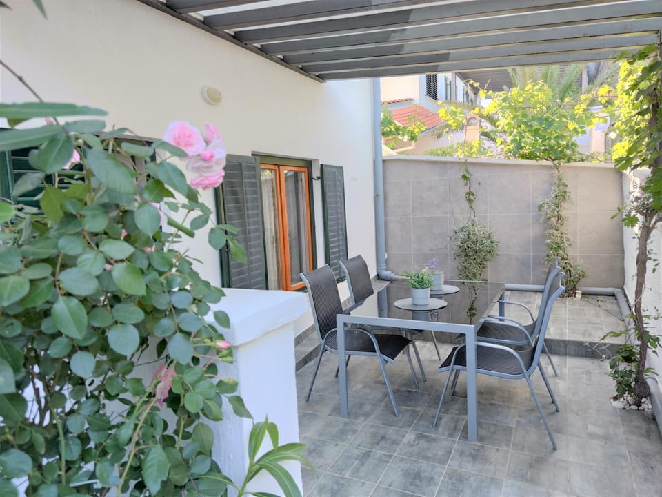 Patio, Balcony/Terrace