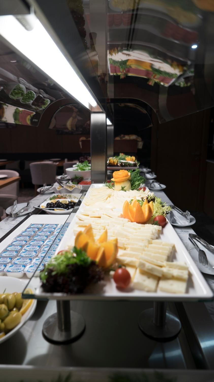 Restaurant/places to eat, Food and drinks, Buffet breakfast