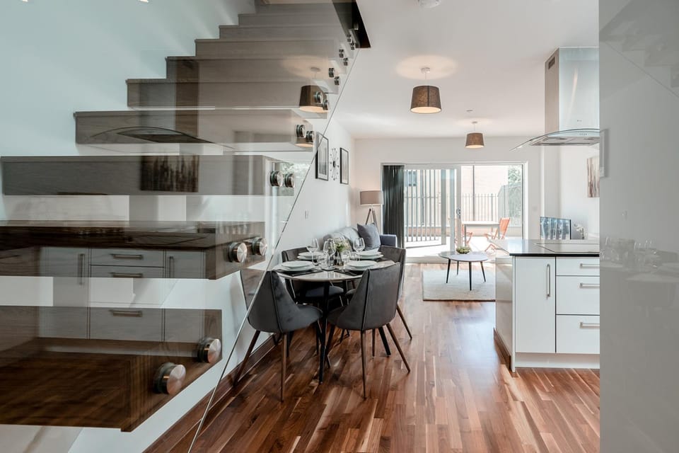 Tailored Stays - Cambridge City Duplex Apartments Apartment in Cambridge