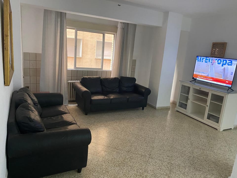 Communal lounge/ TV room, TV and multimedia, Living room, Seating area