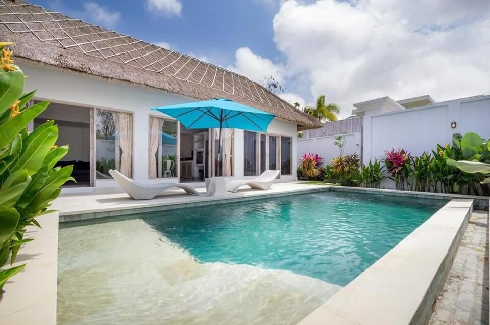 Facade/entrance, Pool view