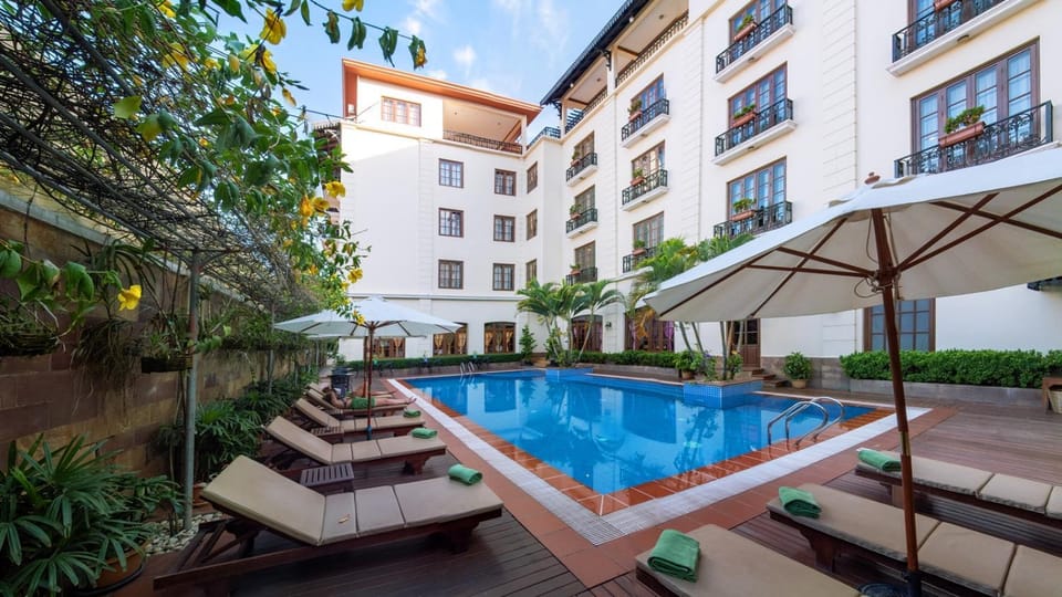 Property building, Swimming pool