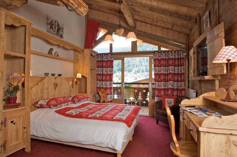 Hotel L'Equipe Hotel in Montriond