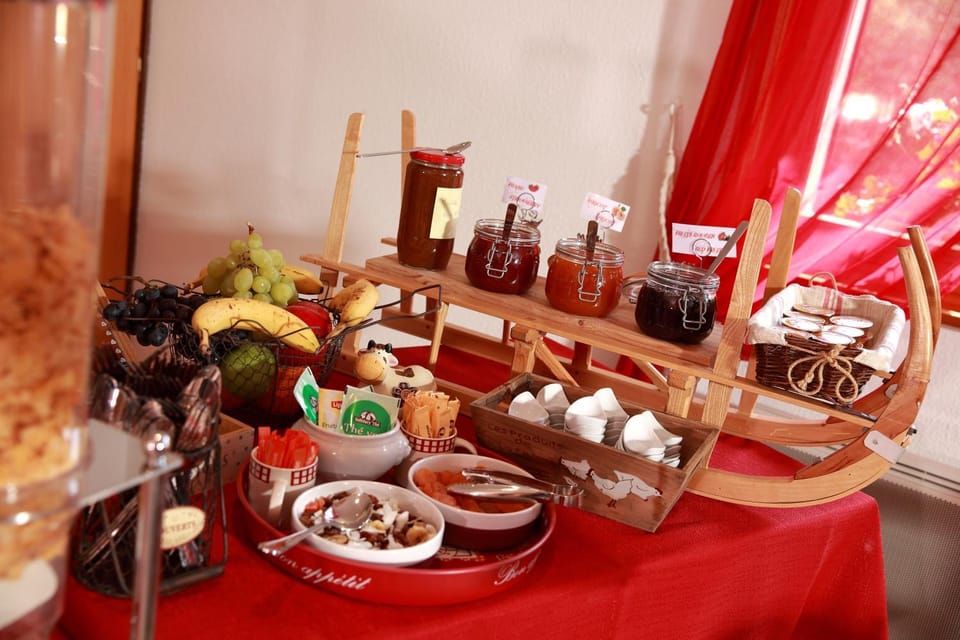 Continental breakfast, Buffet breakfast